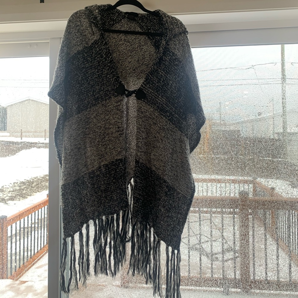 Steve Madden Cape